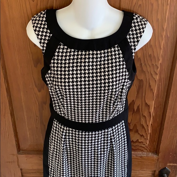 Ricki’s Black and White Houndstooth Sheath Dress - Picture 2 of 16